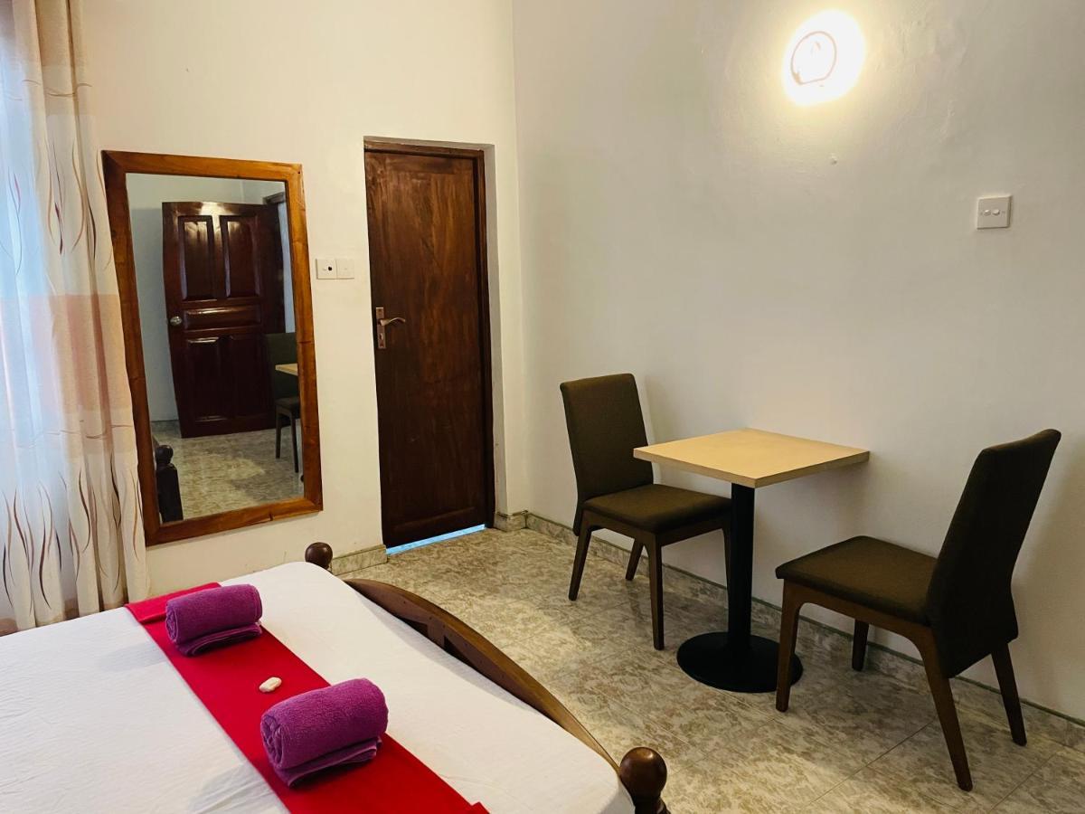 Ivana Homestay Kandy Ngoại thất bức ảnh